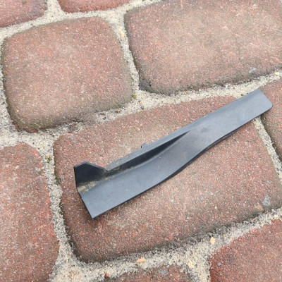 Osłona zaślepka listwa lewa Opel Corsa D 13199383