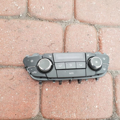 Panel klimatyzacji fotele grzane Opel Insignia