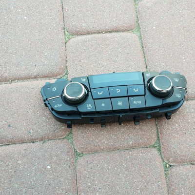 Panel klimatyzacji nawiewu Opel Insignia 13273098