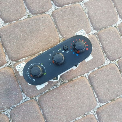 Panel klimatyzacji Vivaro Trafic III T1032614F