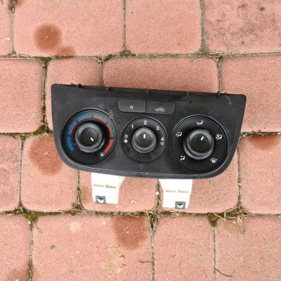 Panel nawiewu dmuchawy klima Opel Combo D