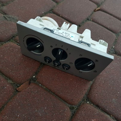 Panel nawiewu klimatyzacji Opel Meriva A 13215936