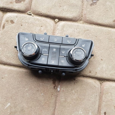 Panel nawiewu klimatyzacji Opel Zafira C 20765760