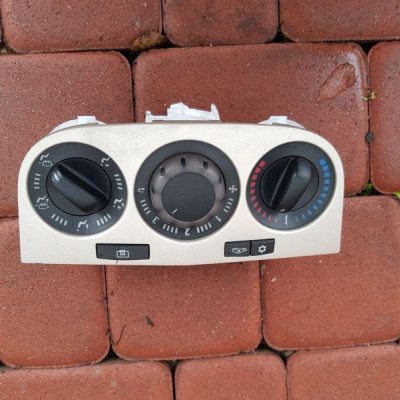 Panel nawiewu Opel Corsa D 5E094010