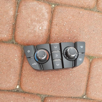 Panel sterowania klimatyzacji Astra J IV 13435154