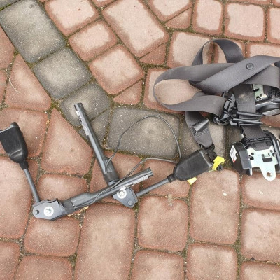 Pas pasy napinacze przedFL ORYG Opel Astra J IV 4