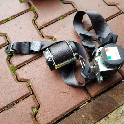 Pas pasy tył tylne kombi Opel Astra J IV 4