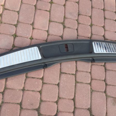 Pas plastik budowa bagaznika kombi Opel Insignia