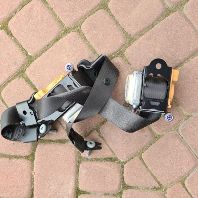 Pas tył tylne wystrzelone 39106930 Opel Insignia B