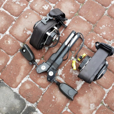 Pasy napinacze kpl wystrzelone Opel Astra J IV