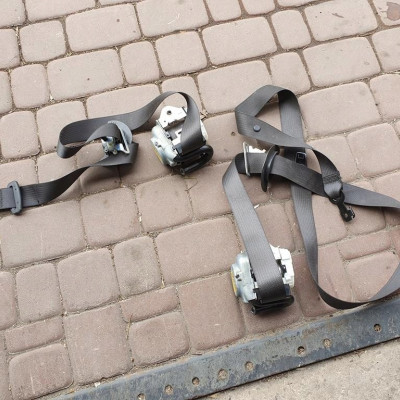 Pasy przód przednie Astra K V 39028382 39028383