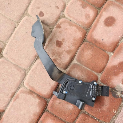 Pedał gazu 1.6 1.3 Opel Combo D 51831864