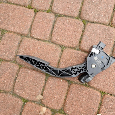 Pedał gazu europa Opel Insignia B 84478060