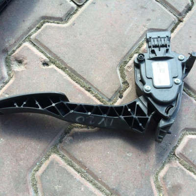 Pedał gazu OPEL INSIGNIA 2.0