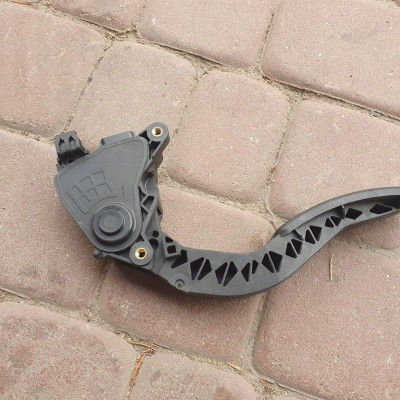 Pedał gazu potencjimentr Vivaro B Trafic III