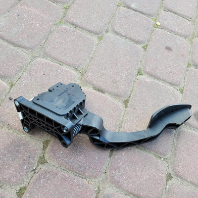 Pedał gazu potencjometr Opel Corsa E 13305804