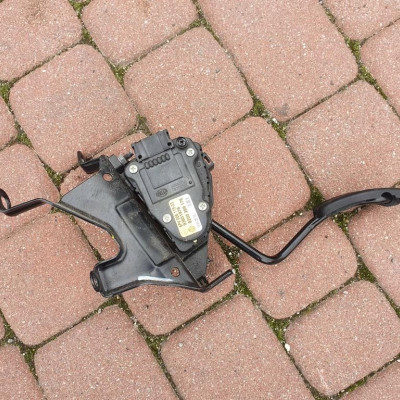 Pedał gazu Vivaro Trafic 1.9 2.0D 8200289176