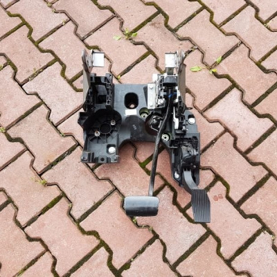 Pedał pedały automat Opel Insignia 20995743