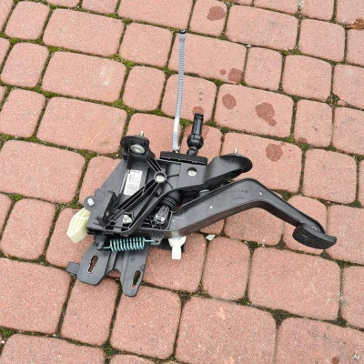 Pedał pedały sprzęgła EU Opel Insignia B 84393090