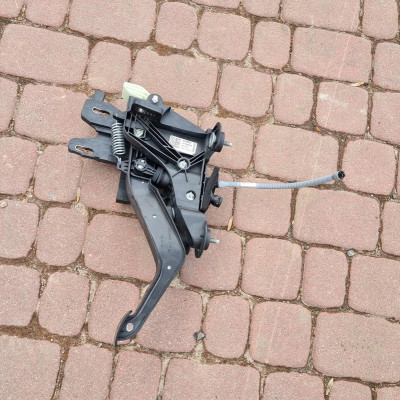 Pedał sprzęgłą europa Opel Insignia B 84393093