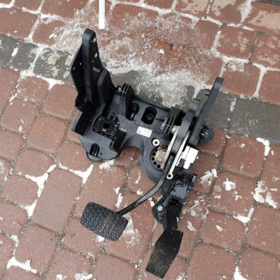 Pedały Europa automat Opel Astra K V 39117363