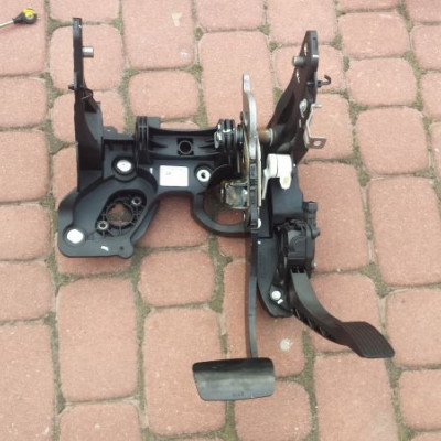 Pedały pedał automat anglik Zafira C TOURER