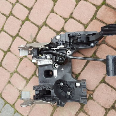 Pedały pedał automat Europa Opel Insignia kpl