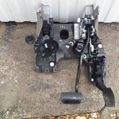 Perdały pedał automat EUROPA igła Opel INSIGNIA