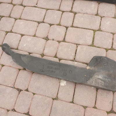 Pianka wyciszenie błotnika VW Jetta 5C6 5C6864236