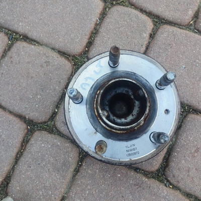 Piasta tył tylna 5x105 Opel Astra J IV 13502827