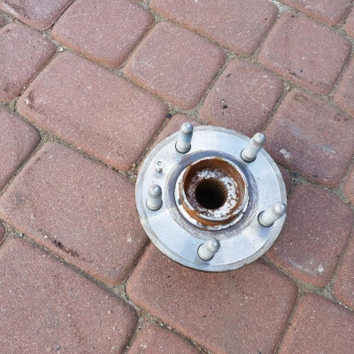 Piasta tył tylna IGŁA oryginał Opel Insignia