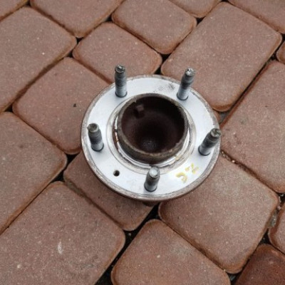 Piasta łożysko tył Opel Zafira C TOURER 13577407