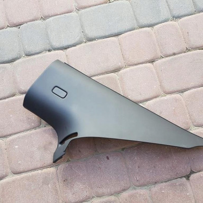 Plastik bagaznika słupek tył czarny Opel Insignia