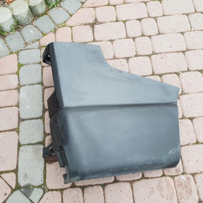 Plastik narożnik tył tylny Vivaro B Trafic III
