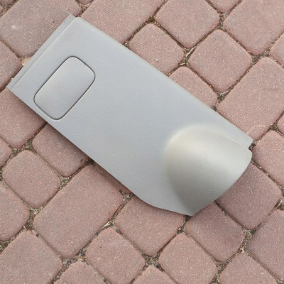 Plastik obudowa osłona VIVARO TRAFIC 8200006055