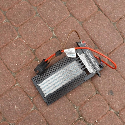 Podgrzewacz elektryczny Opel Astra K V 13506798