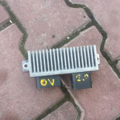 Podgrzewacz swiec 2.0 DCI 2012r vivaro trafic