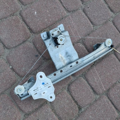 Podnośnik szyby lewy tył Renault Clio IV