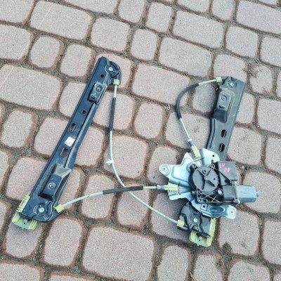 Podnośnik szyby prawy przód Opel Insignia 1332452