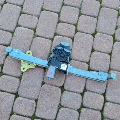 Podnośnik szyby przód lewy EU Renault Captur