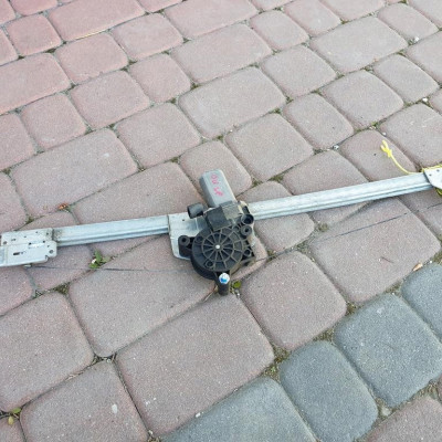 Podnośnik szyby przód lewy VIVARO TRAFIC