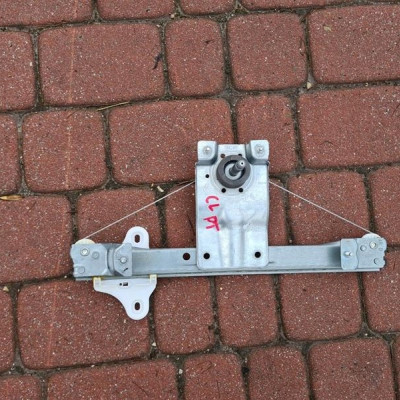 Podnośnik szyby tylnej tył Renault Clio IV 4