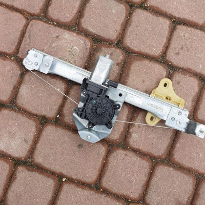 Podnośnik szyby tył prawy Renault Captur 128001071