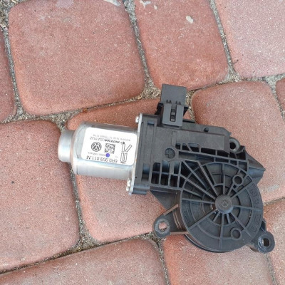 Podnośnik szyby tył tylny VW Jetta 5C6 6R0959811M