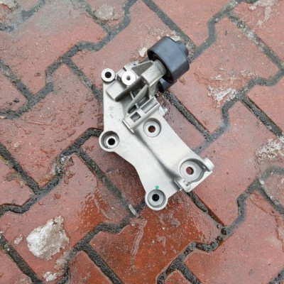 Podstawa 11710512R R9M D450 Vivaro Trafic III 3