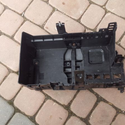 PODSTAWA AKUMULATORA OPEL ASTRA IV J 13354420