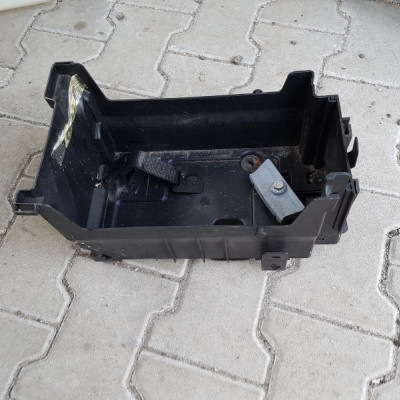 Podstawa akumulatora Opel Insignia benzyna OPC