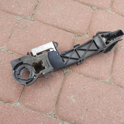 Podstawa klamki tył Vivaro B Trafic III 806078197R