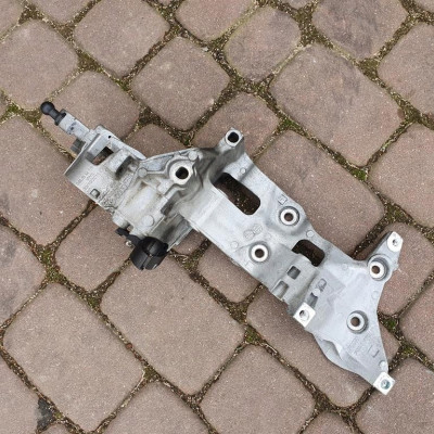 Podstawa pompy 2.0TDI VW Jetta 5C6 04L903143B