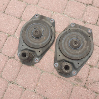 Podstawa sprężyny tył tylnych Vivaro B Trafic III